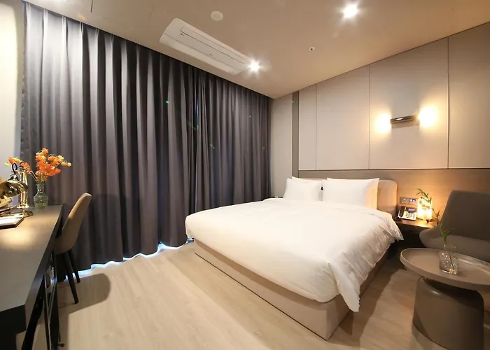 Hotel The Metro Busan